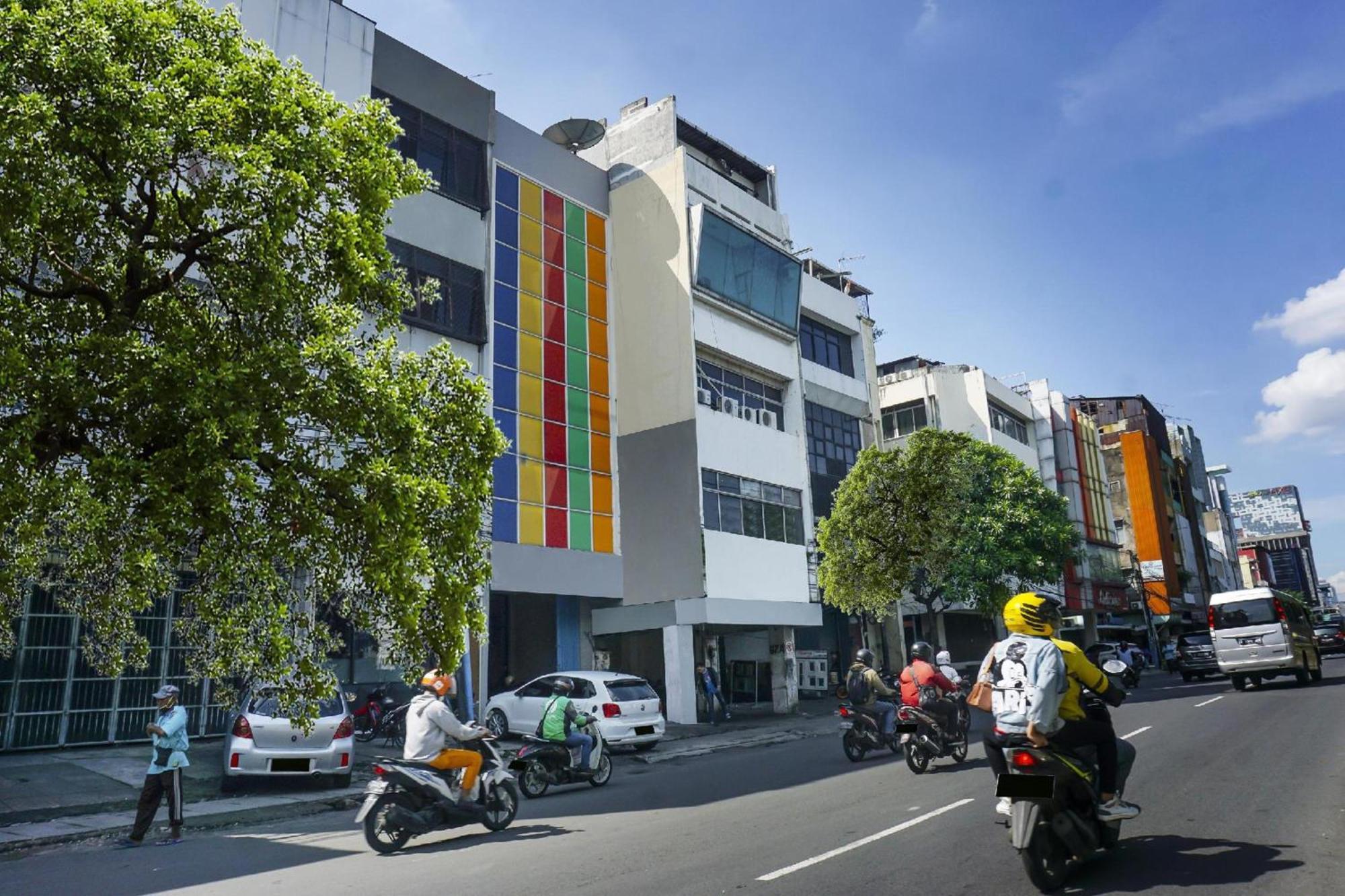 Super Oyo 91328 Fiducia Capsule Hotel Jakarta Exteriör bild