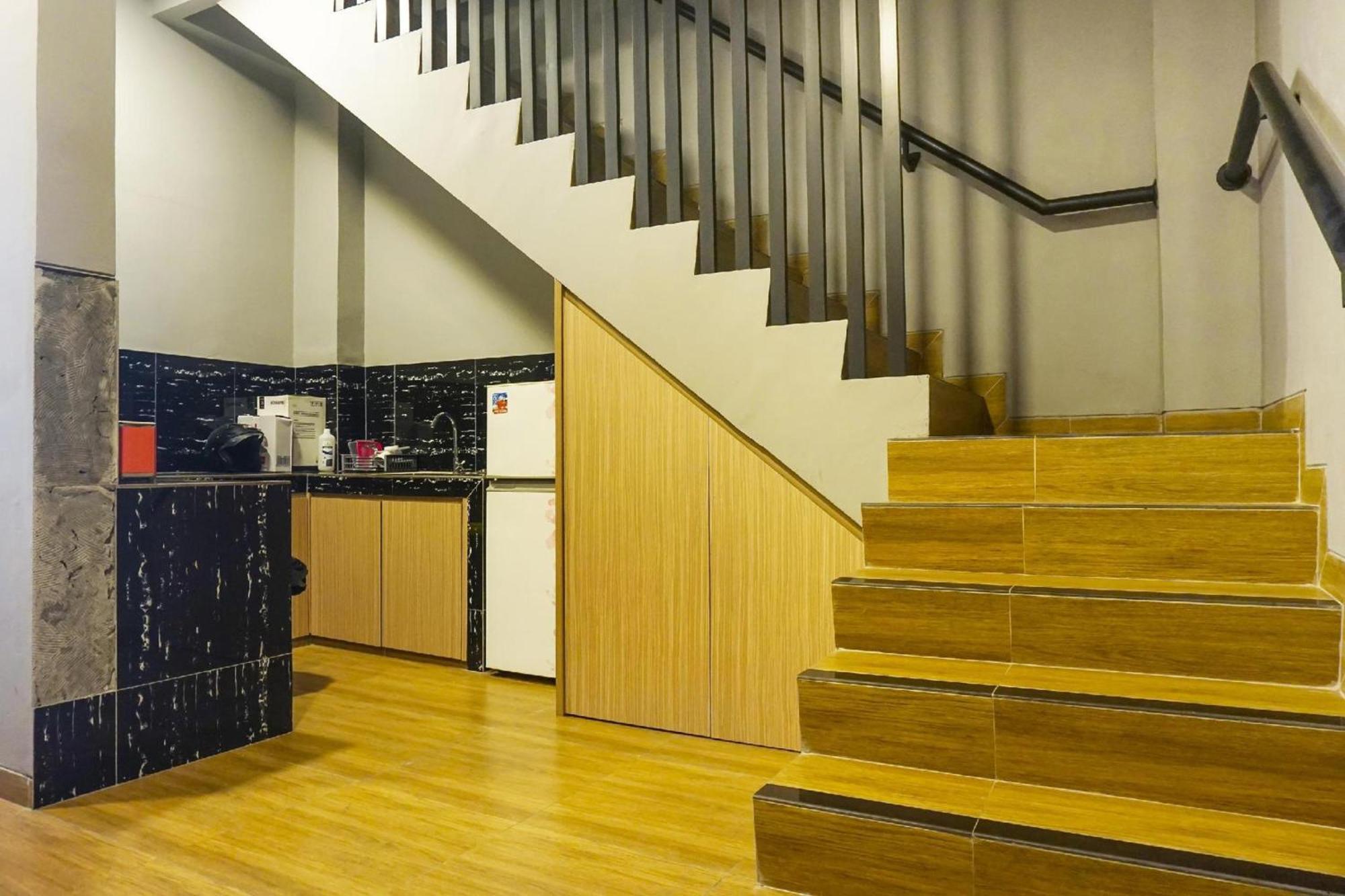Super Oyo 91328 Fiducia Capsule Hotel Jakarta Exteriör bild